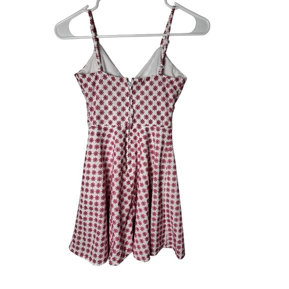 Francesca's XXS JUN & IVY Floral Pink & White Eyelet Skater Dress Fit & Flare - Picture 4 of 5